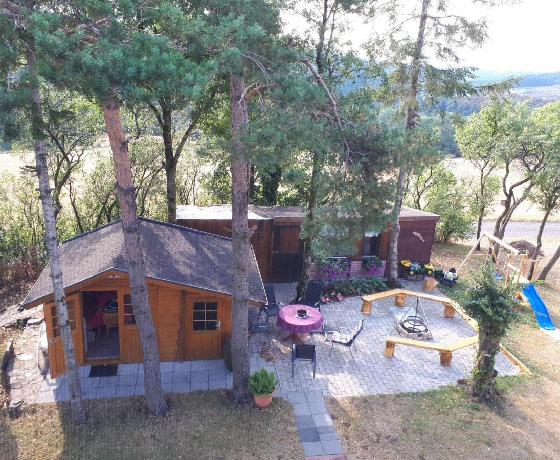 Ferienwohnung Huegelhaus Plutscheid Экстерьер фото